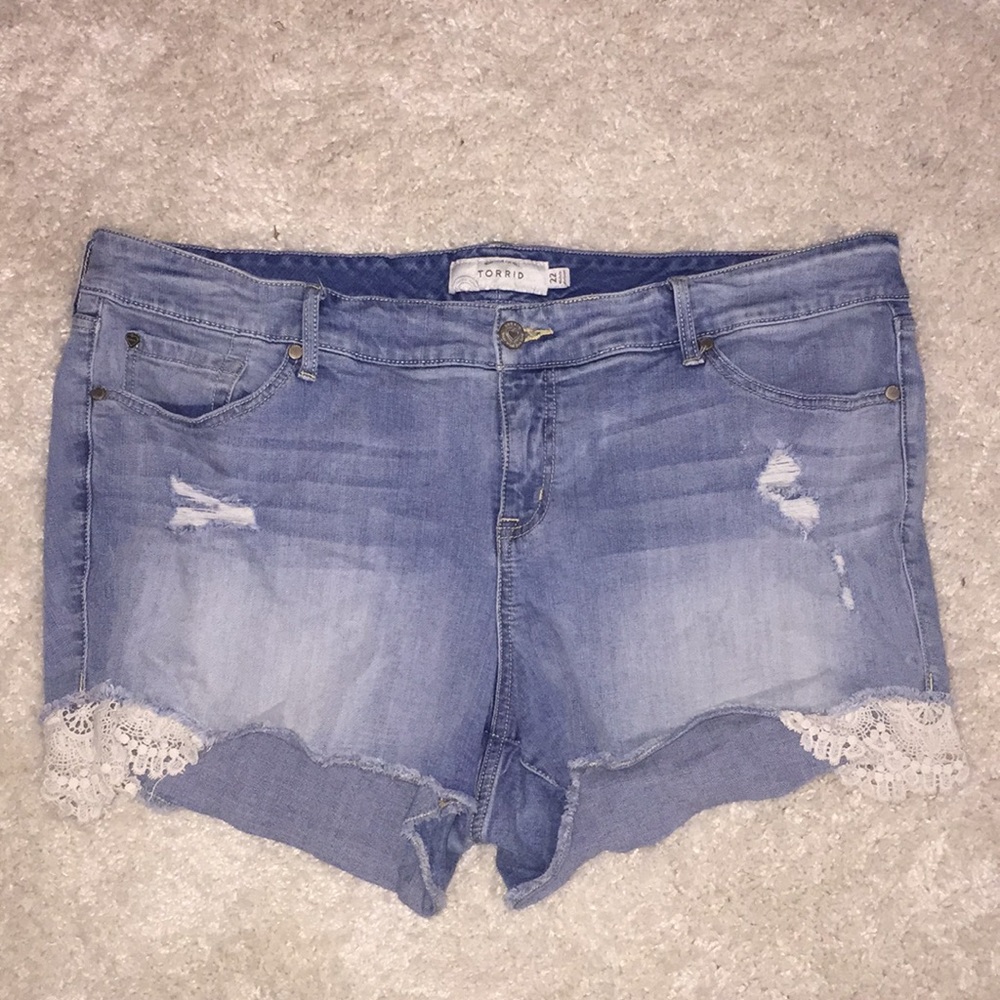 TORRID shorts with lace detail